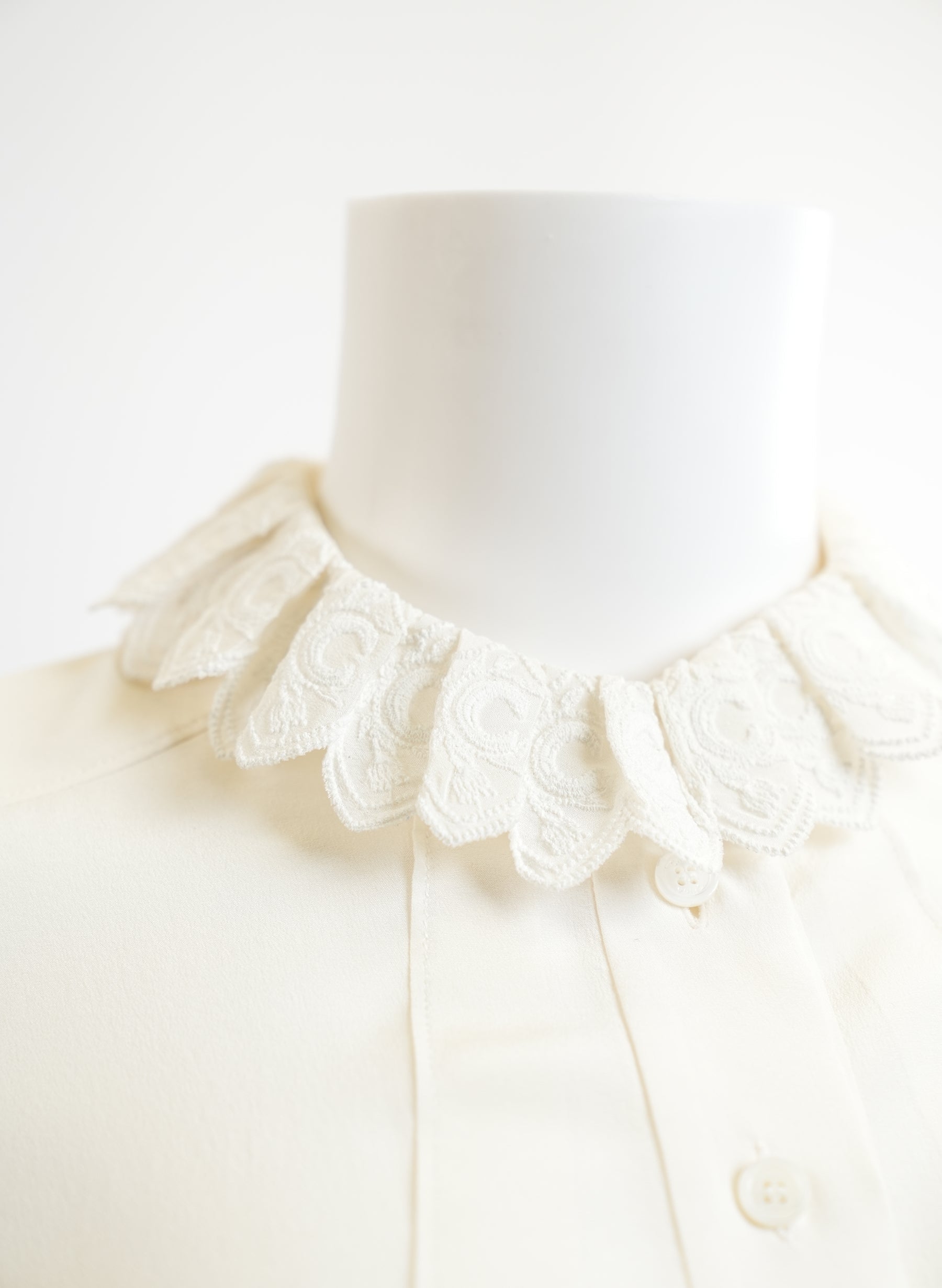 Chloe Cream Ruffled Lace Collar